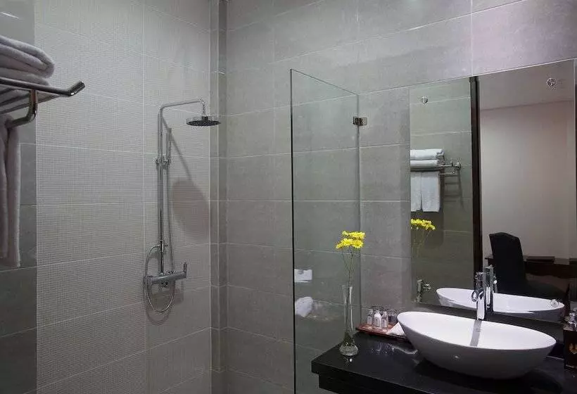 ホテル The Visala Boutique Suites Seminyak