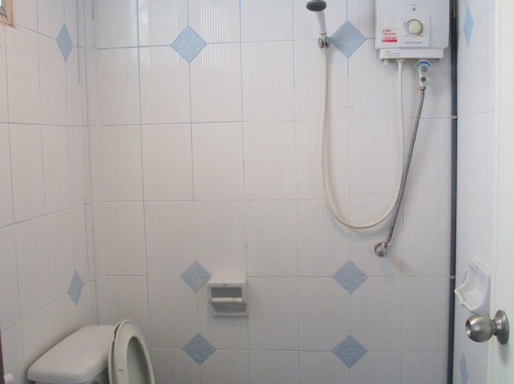 بنسيون Aura House