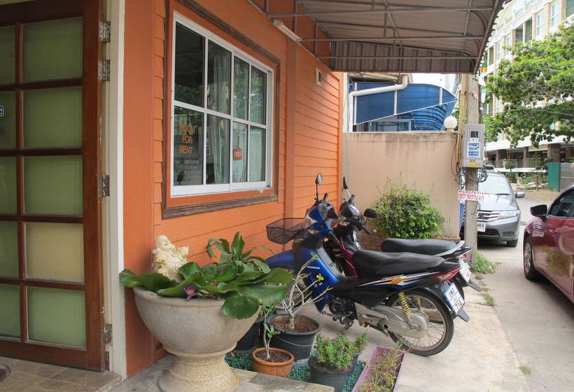 بنسيون Aura House