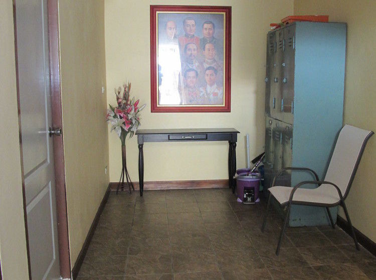 بنسيون Aura House