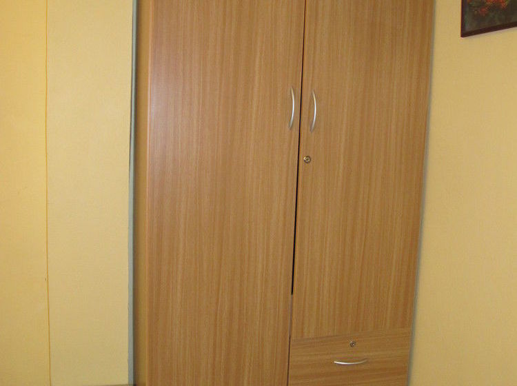 بنسيون Aura House