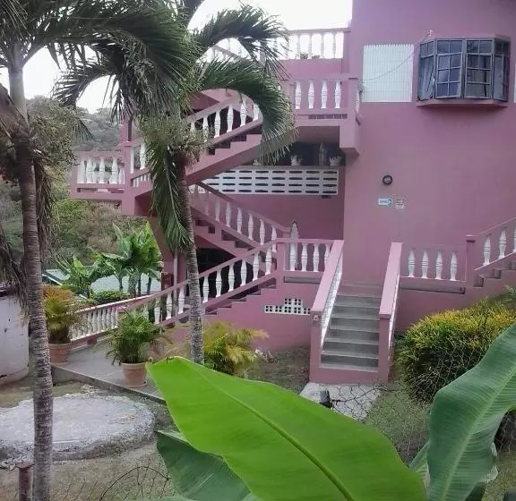 پانسیون Top Ranking Hill View Guesthouse