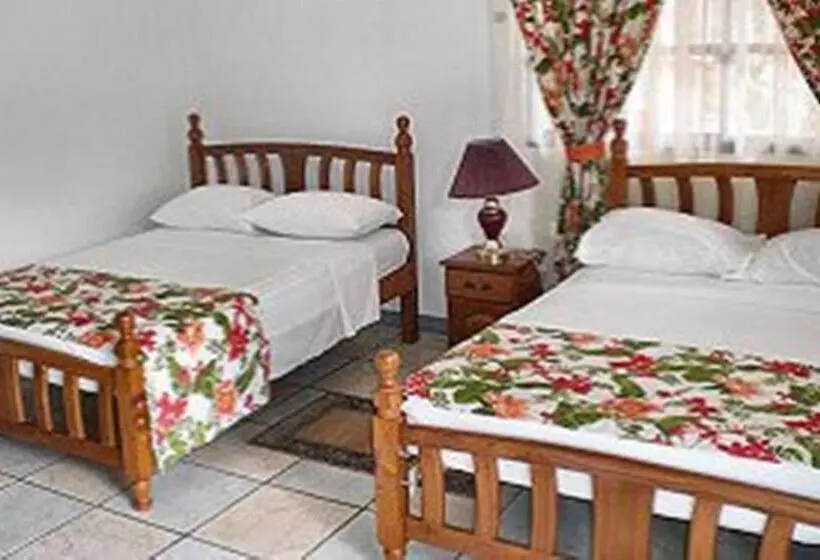 پانسیون Top Ranking Hill View Guesthouse