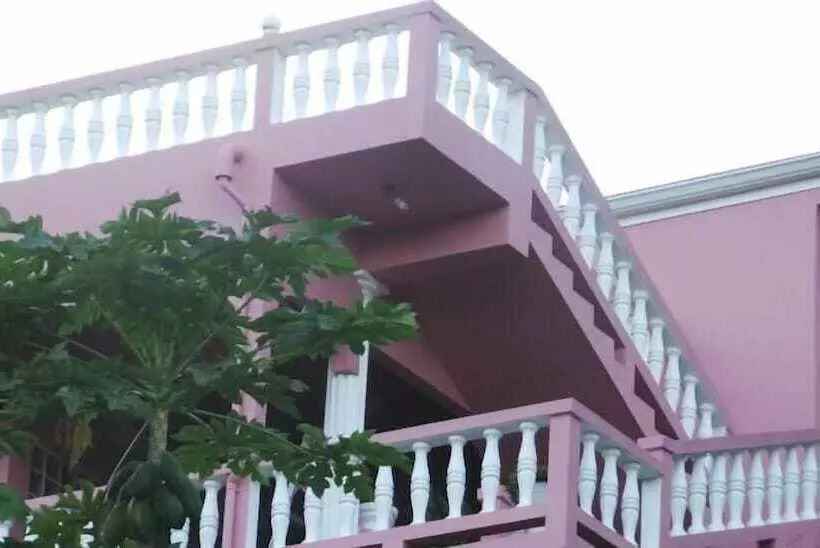 پانسیون Top Ranking Hill View Guesthouse