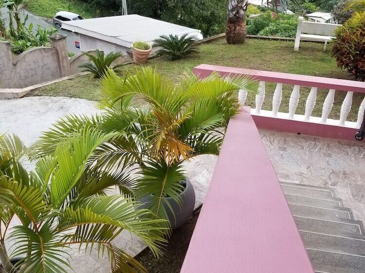 پانسیون Top Ranking Hill View Guesthouse