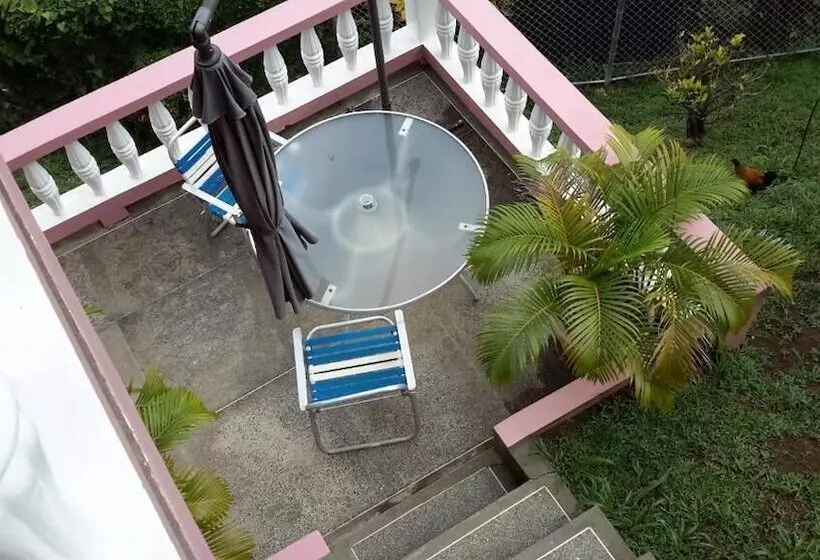 پانسیون Top Ranking Hill View Guesthouse