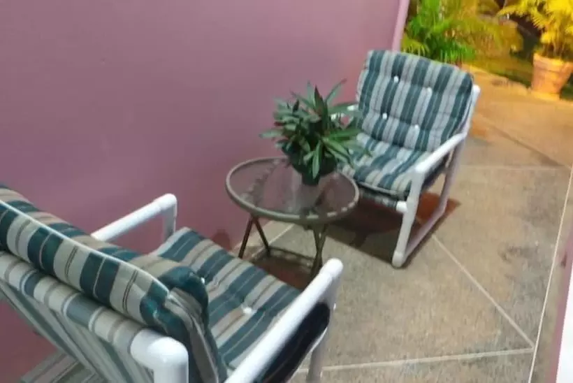 پانسیون Top Ranking Hill View Guesthouse