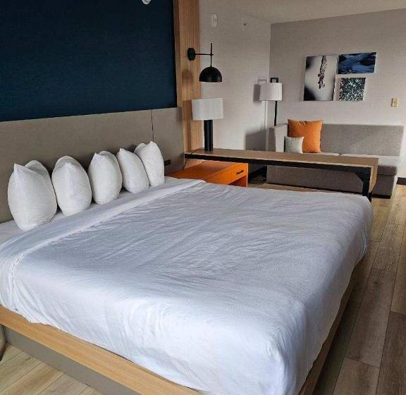 هتل Comfort Suites Cheyenne