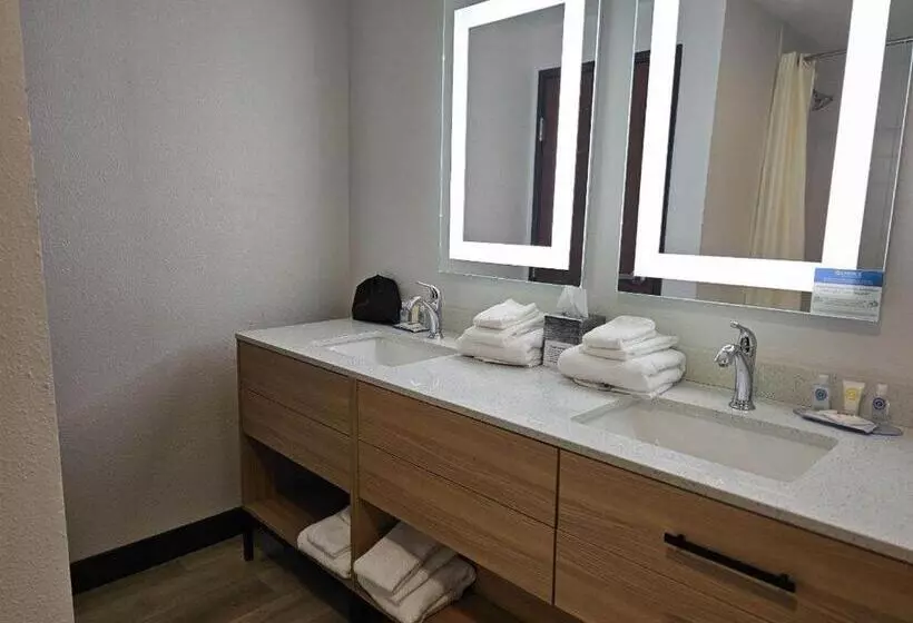 ホテル Comfort Suites Cheyenne