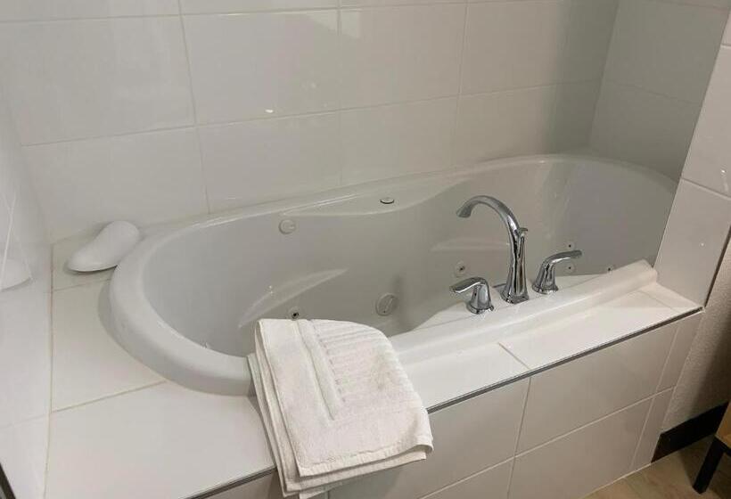 هتل Comfort Suites Cheyenne