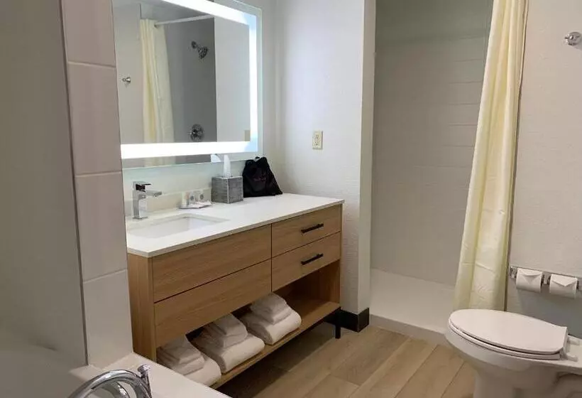 ホテル Comfort Suites Cheyenne