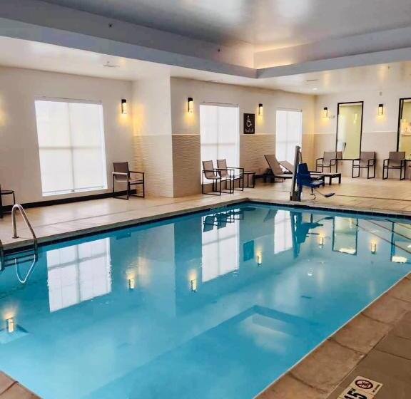 هتل Comfort Suites Cheyenne