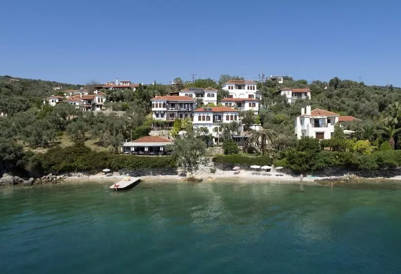 Hotelli Diplomats Holidays