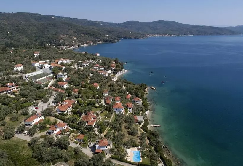 Hotelli Diplomats Holidays