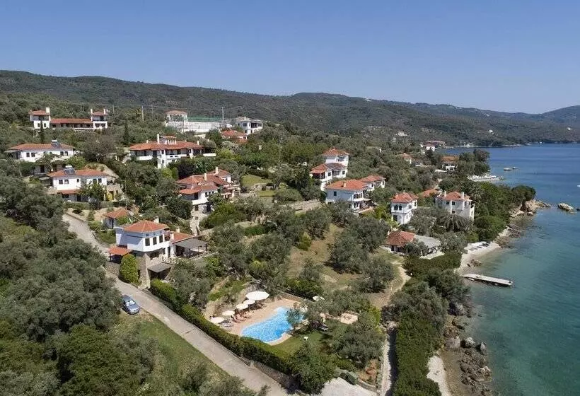 Hotelli Diplomats Holidays