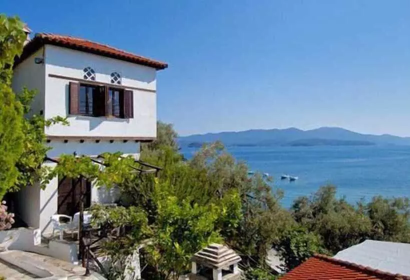 Hotelli Diplomats Holidays