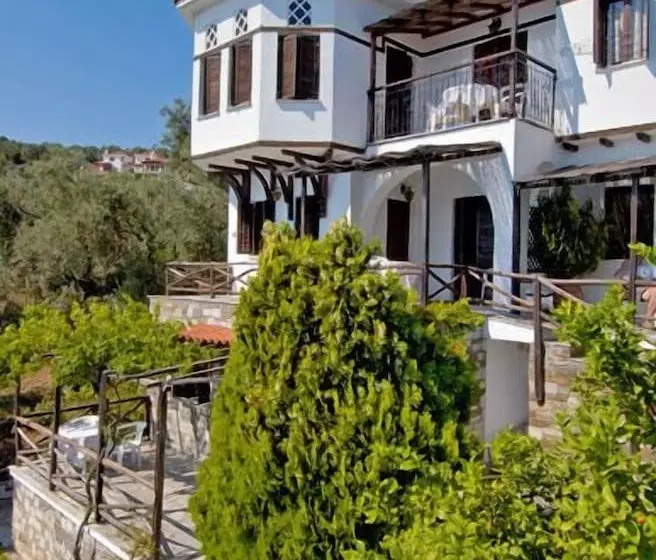 Hotelli Diplomats Holidays