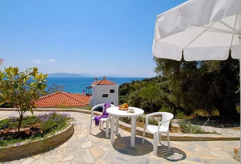 Hotelli Diplomats Holidays