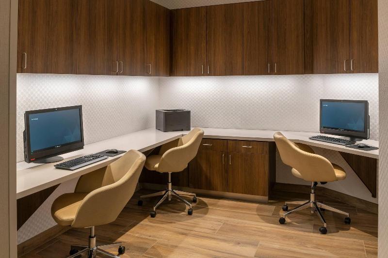 Отель Springhill Suites By Marriott San Diego Carlsbad