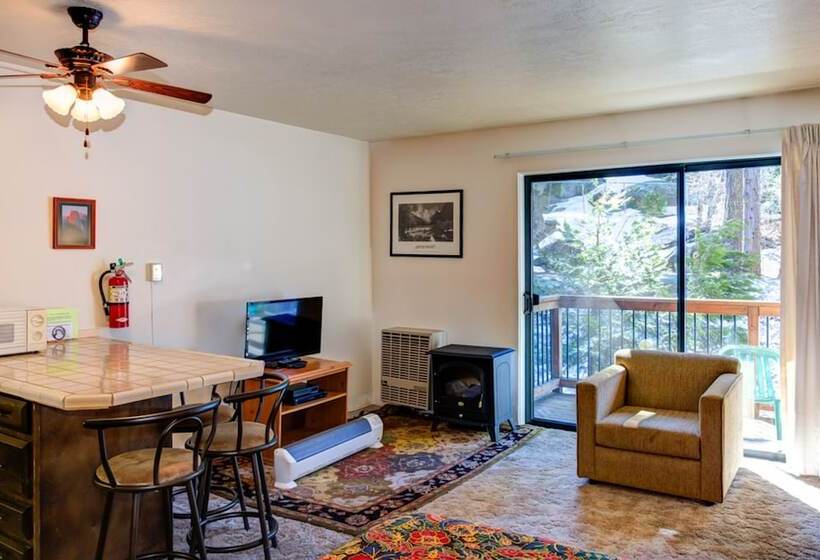 Yosemite Spring Studio B104