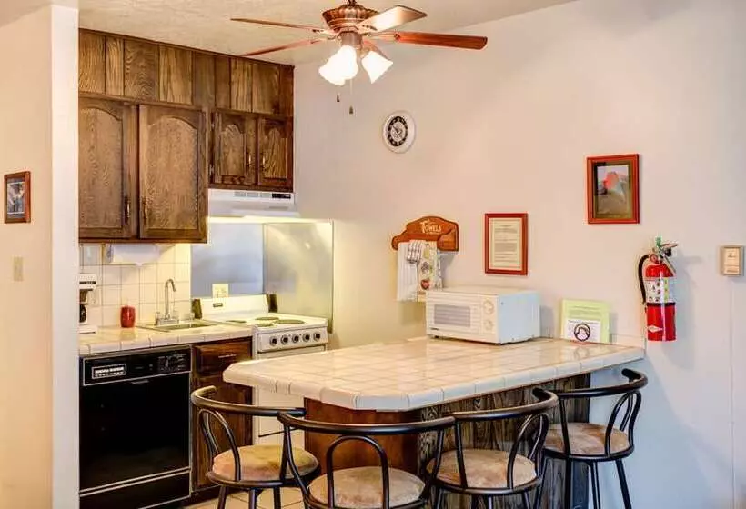 Yosemite Spring Studio B104