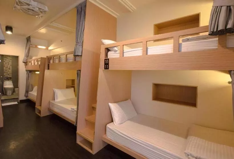 Fun Inn Taipei Hostel