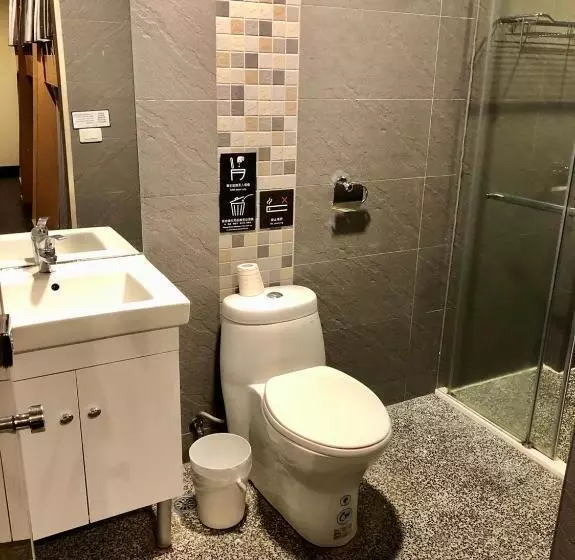 Fun Inn Taipei Hostel