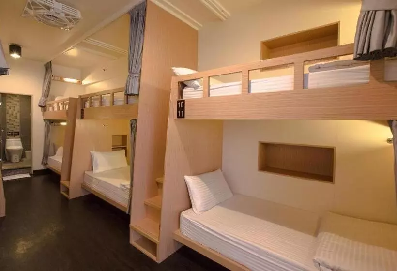 Fun Inn Taipei Hostel