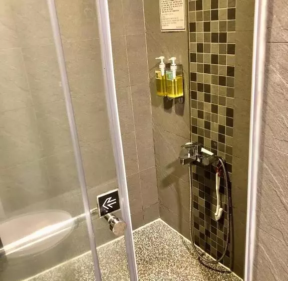 Fun Inn Taipei Hostel