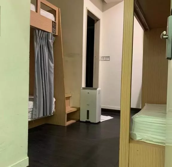 Fun Inn Taipei Hostel