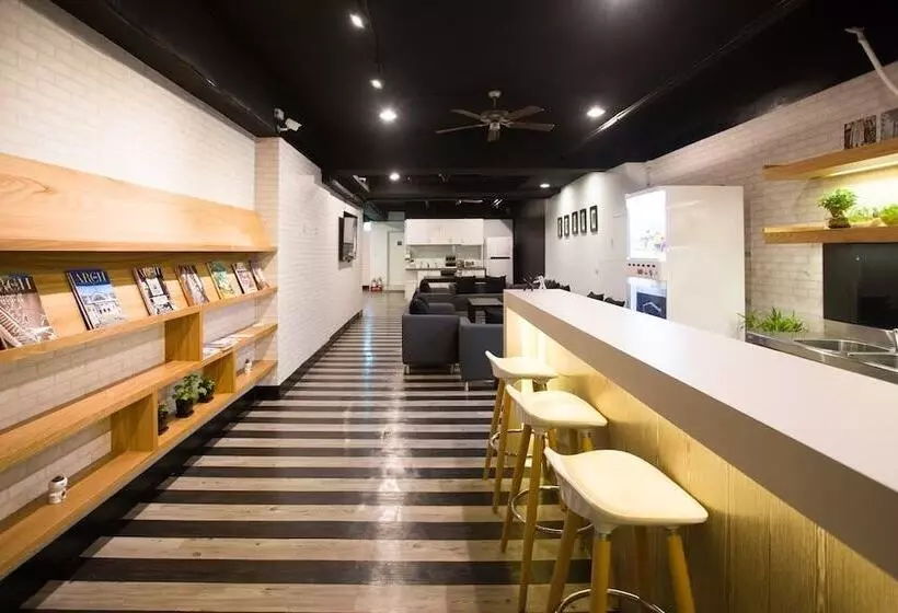Fun Inn Taipei Hostel