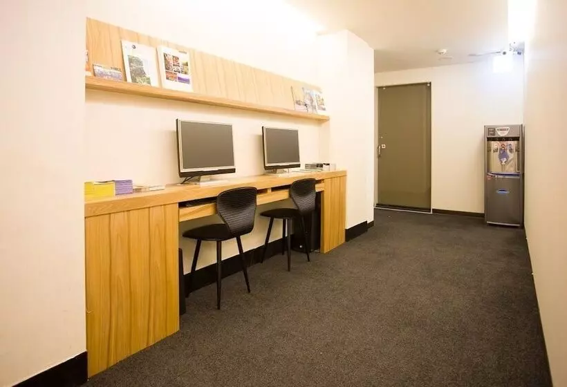 Fun Inn Taipei Hostel