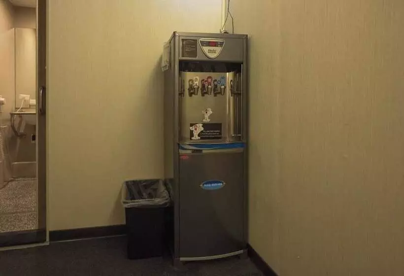 Fun Inn Taipei Hostel