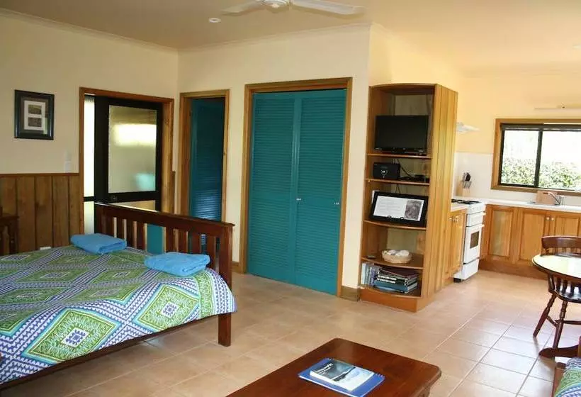 Anson Bay Lodge