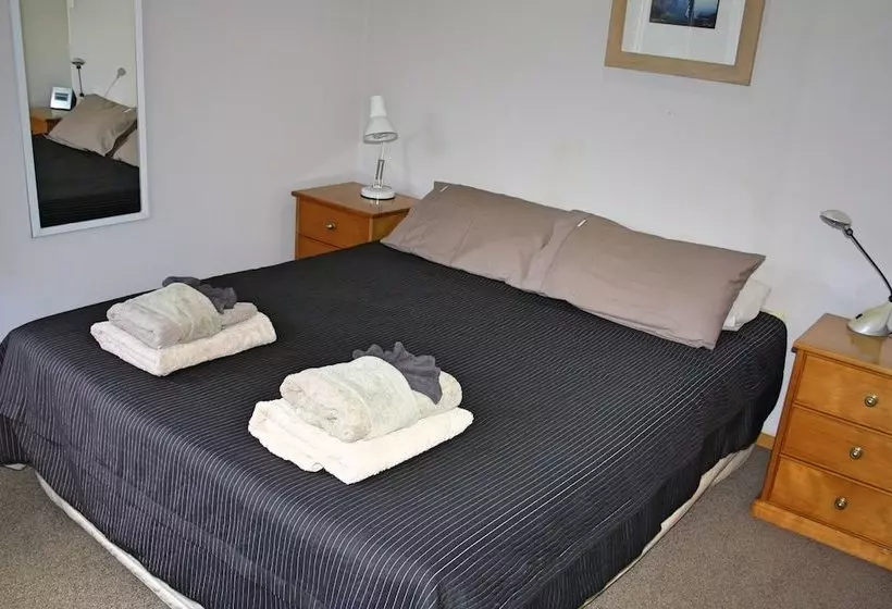 Anson Bay Lodge
