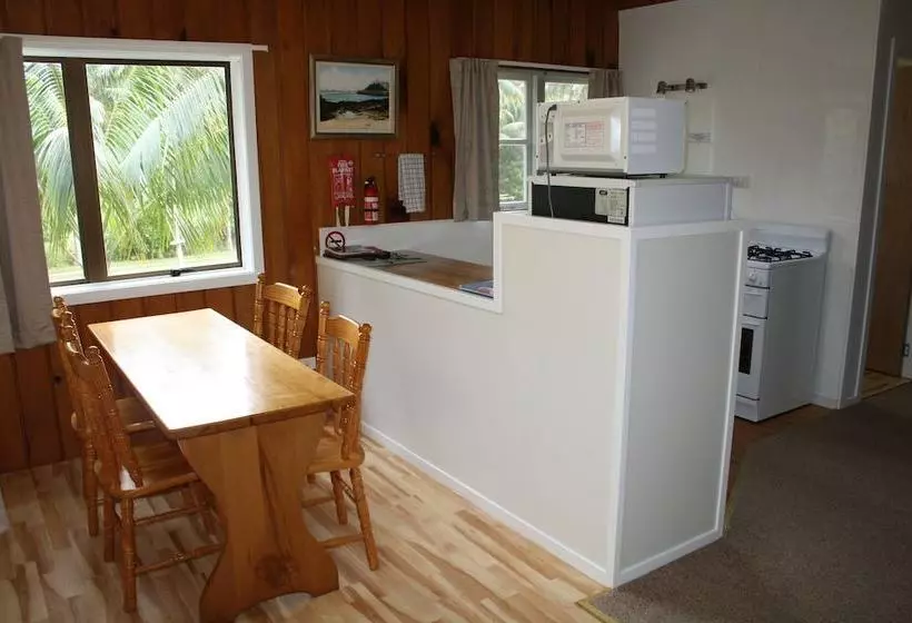Anson Bay Lodge