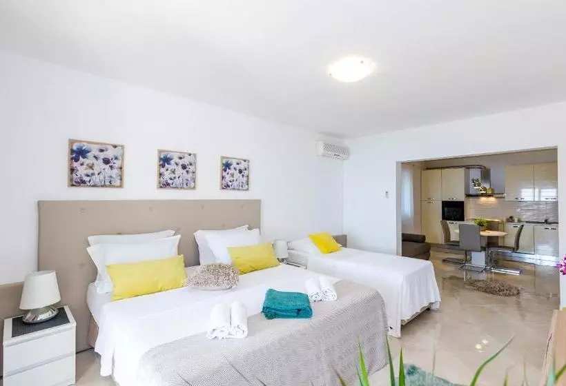 Apartments Sandito