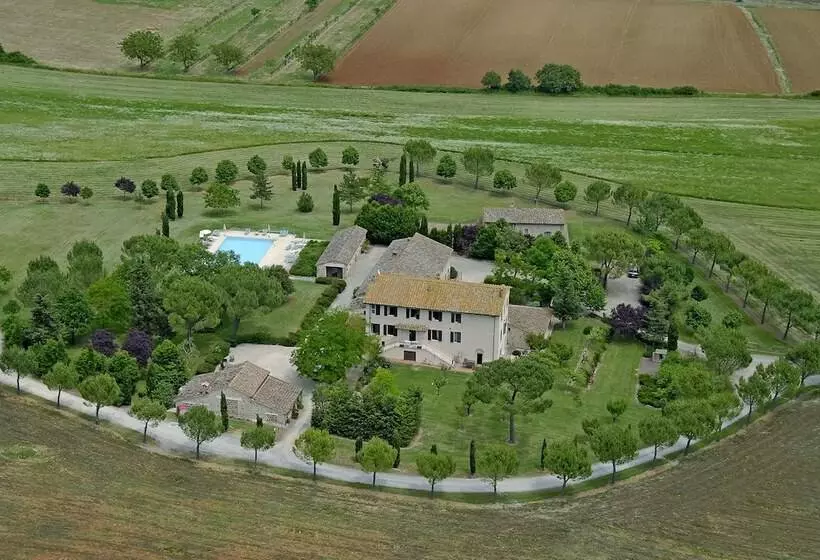 ホテル Fattoria Agriturismo Nerbona