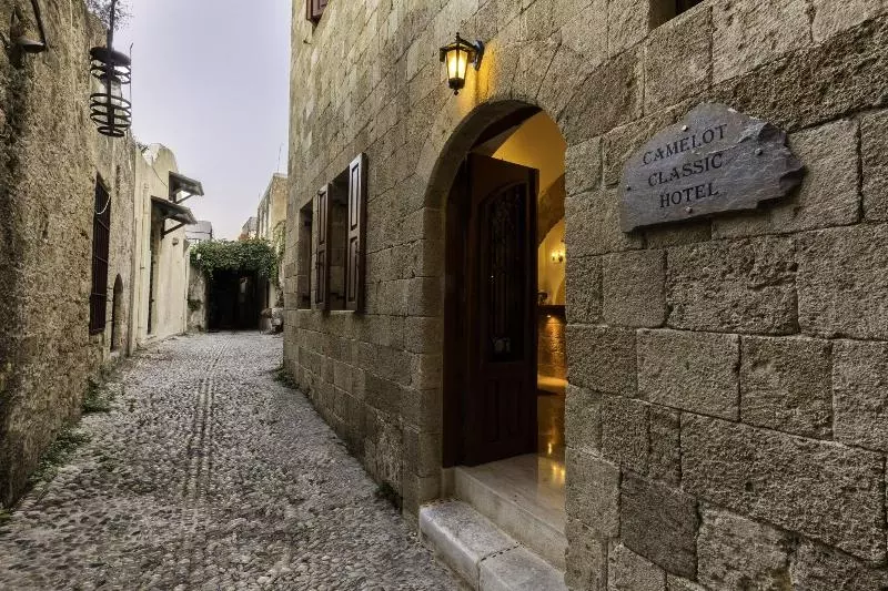 酒店 Camelot Traditional & Classic