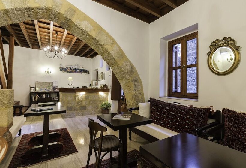 فندق Camelot Traditional & Classic