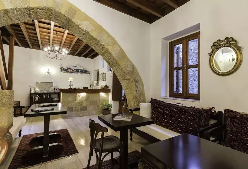 酒店 Camelot Traditional & Classic