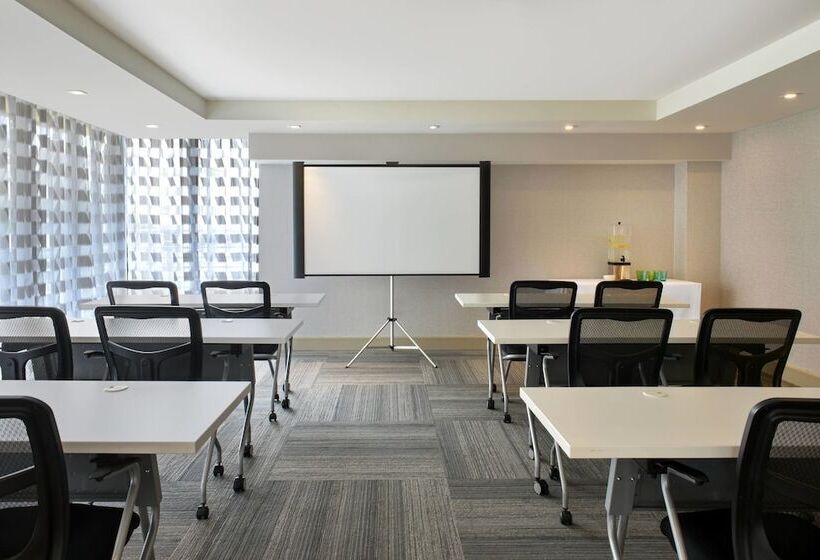 هتل Four Points By Sheraton Coral Gables