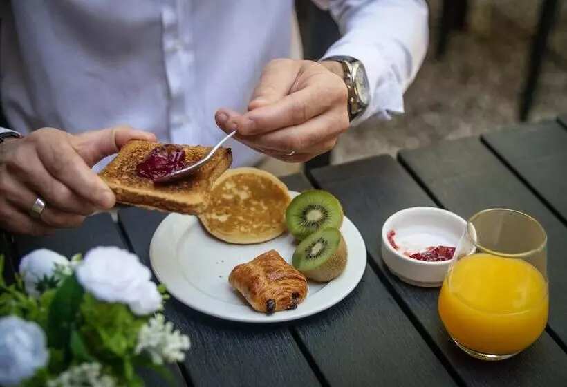 Отель Inn Design Resto Novo Chartres