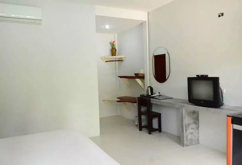 בית מלון כפרי Khaolak Suthawan Resort   Sha Plus