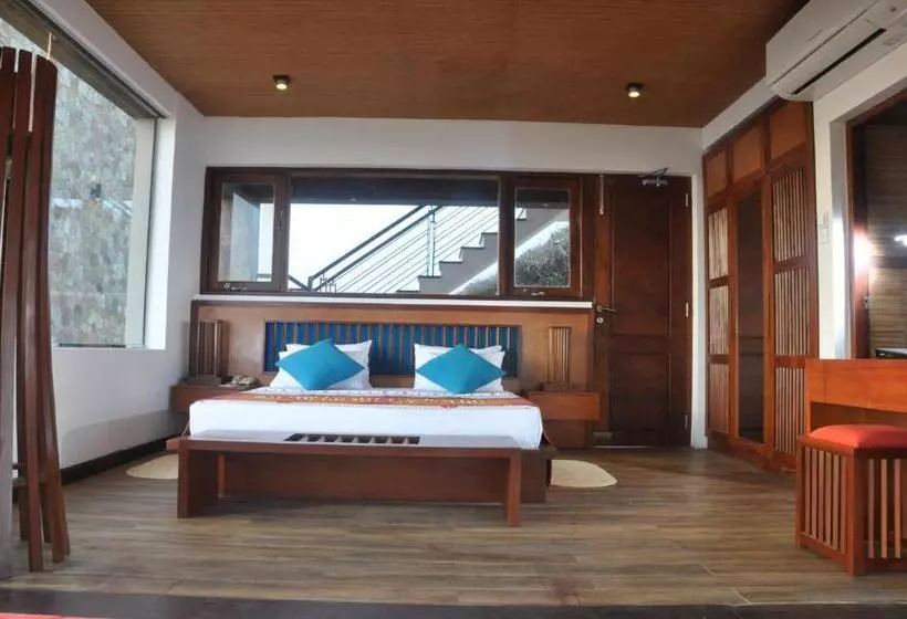 فندق Laya Safari Resorts & Spa