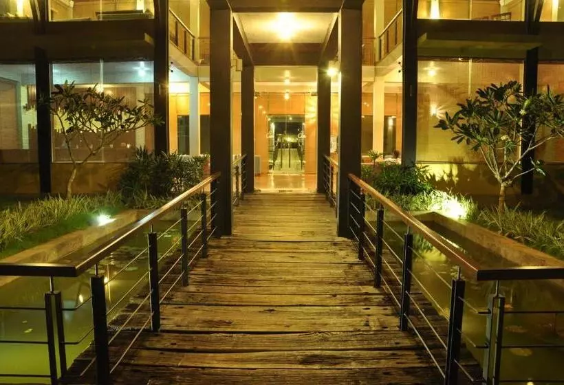 فندق Laya Safari Resorts & Spa