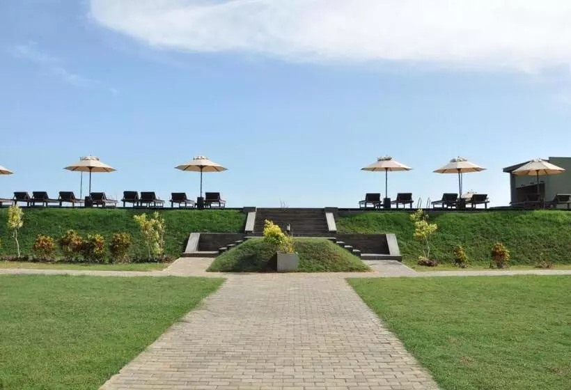 فندق Laya Safari Resorts & Spa