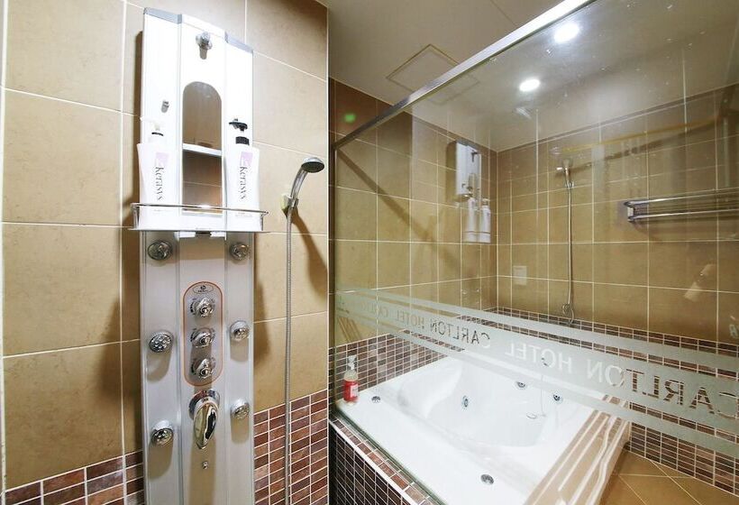 בית מלון כפרי Carlton