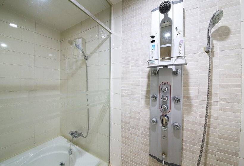 בית מלון כפרי Carlton