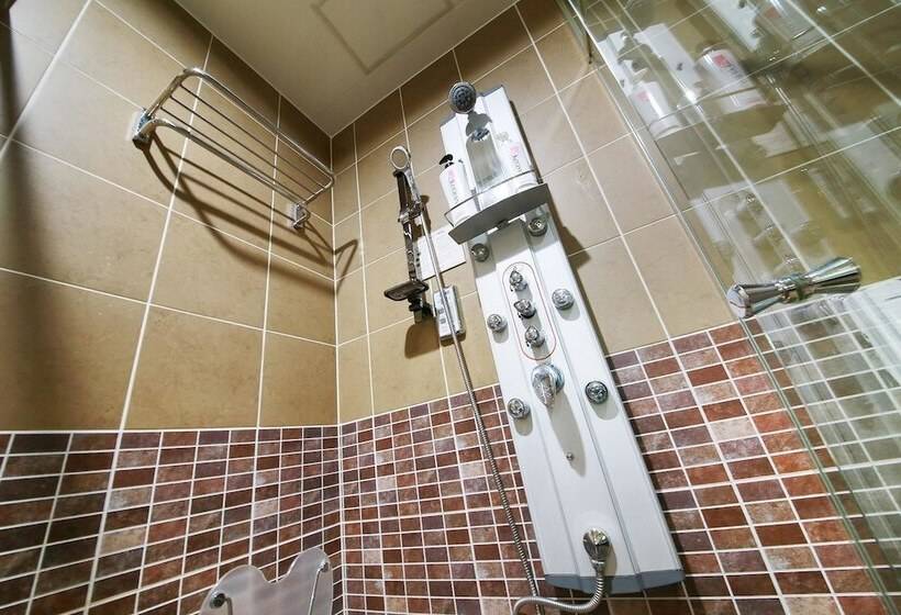 בית מלון כפרי Carlton